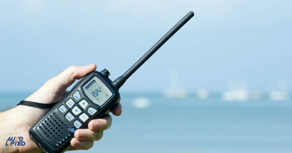 Can a GMRS radio talk to a VHF radio?