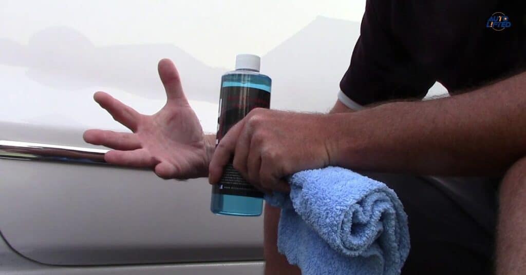 Will rubbing alcohol damage car paint